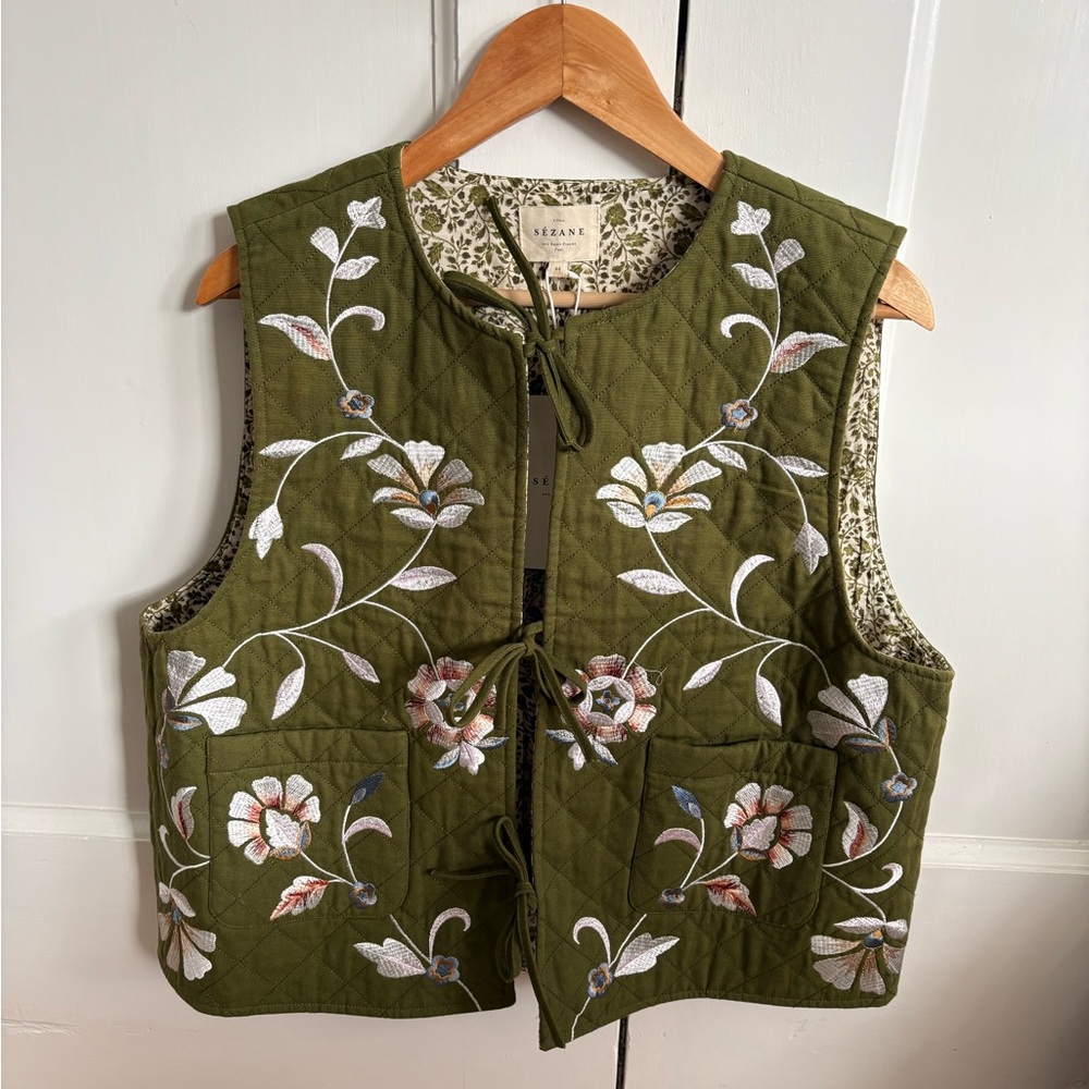 NWT Embroidered floral Sezane vest